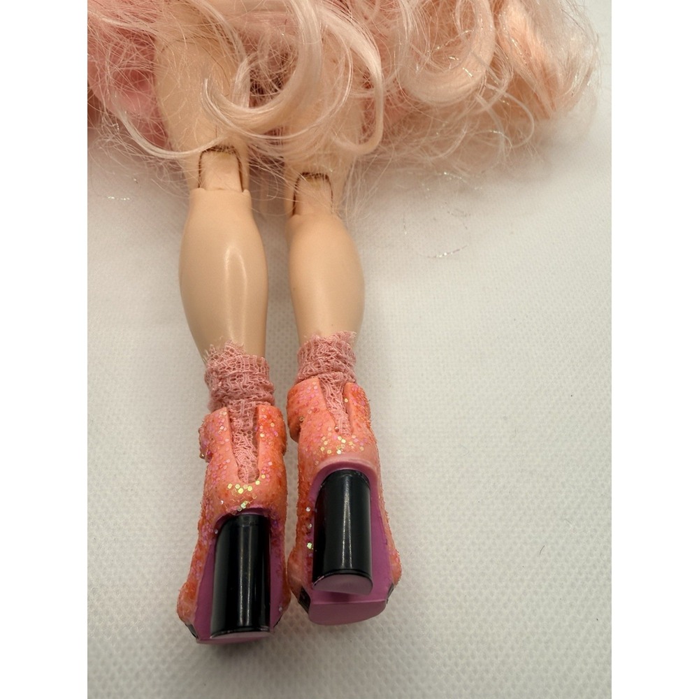 Rainbow High Costume Ball Bella Parker Dressed Articulated Posable Fashion Doll - Picture 13 of 15